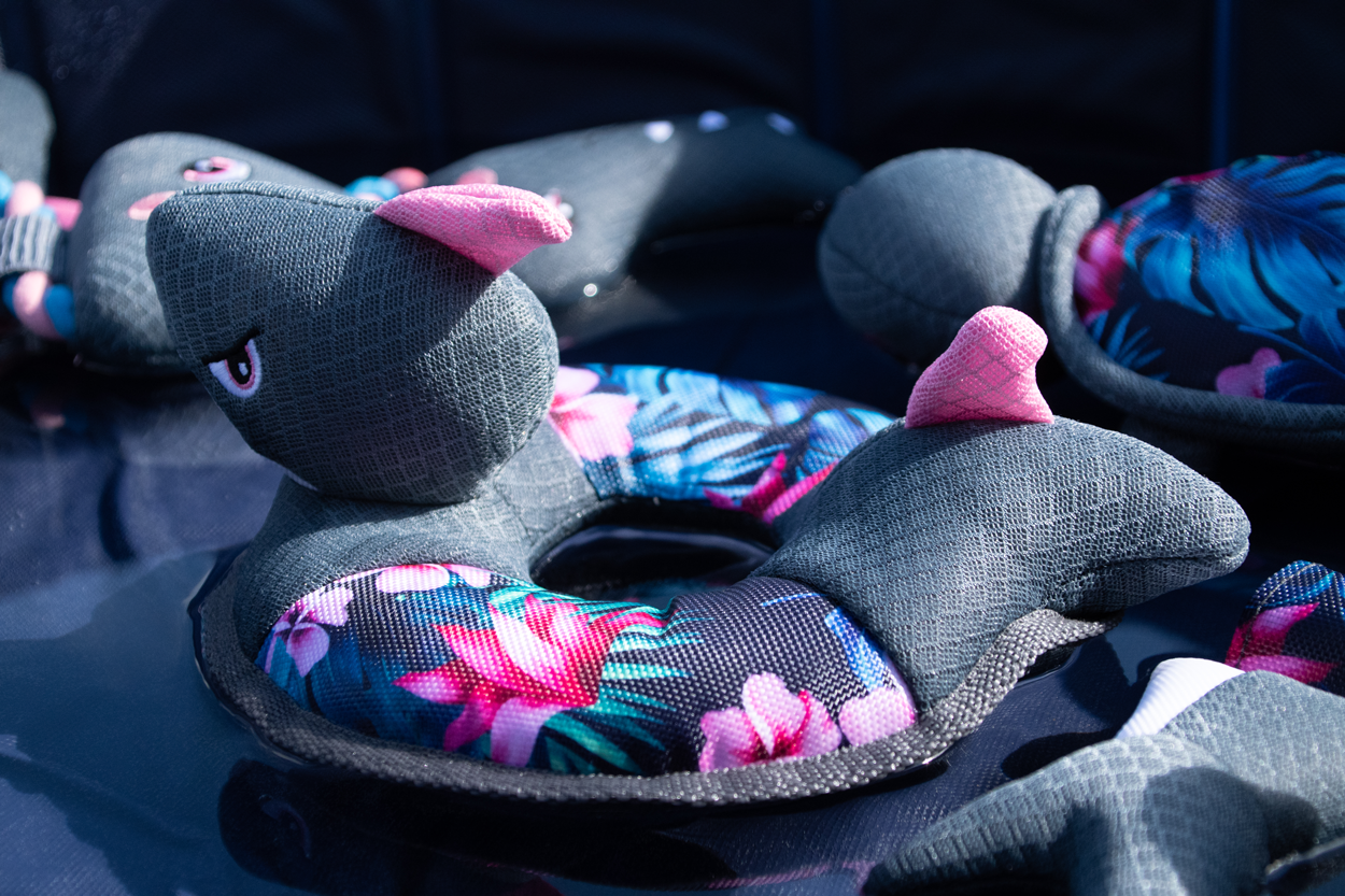 CoolPets Ring o' Sharky (Flamingo)