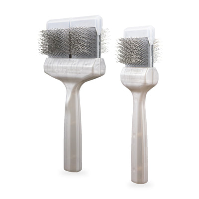 ActiVet Coat Grabber Silver in zwei Größen: Bürstenkopf 4,5 cm und 9 cm nebeneinander